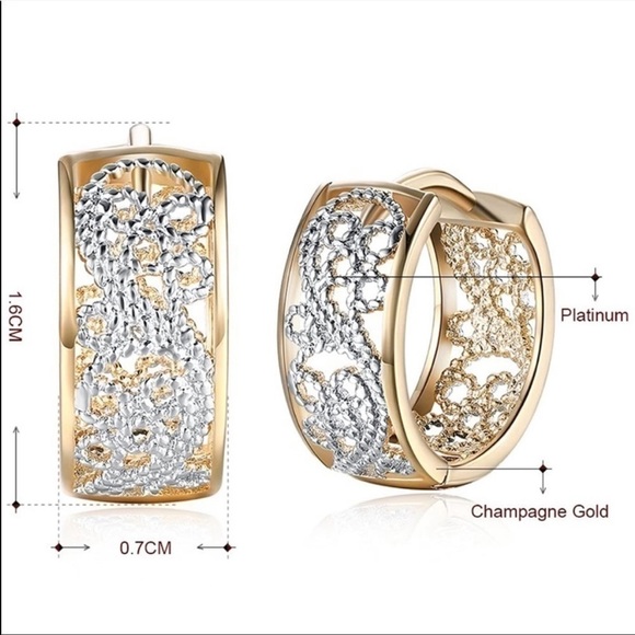 NEW 14k Gold/Silver Plated Filigree Huggie Hoop Earrings - Picture 5 of 11